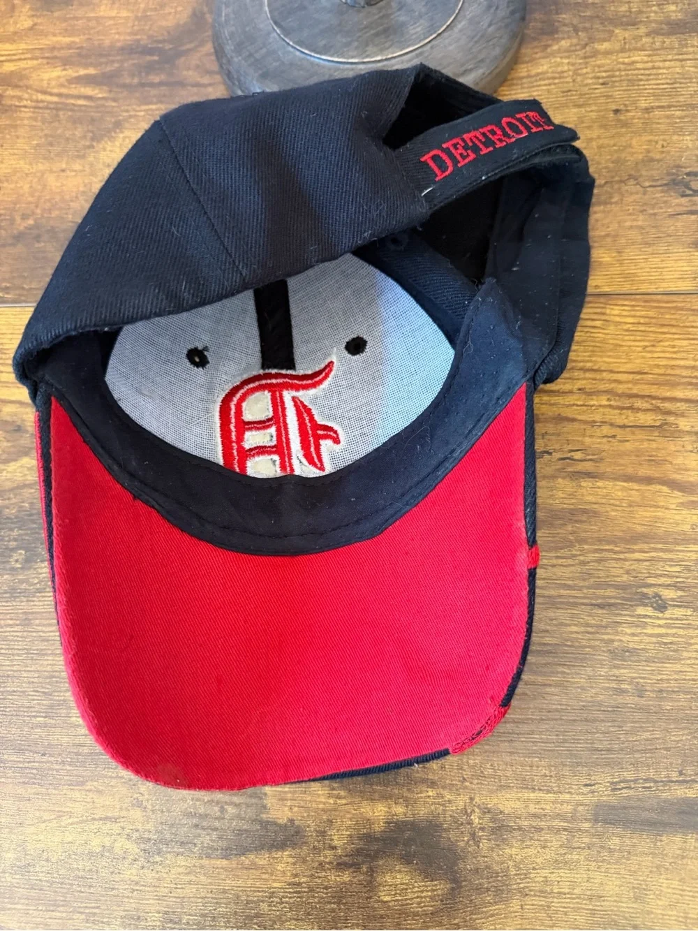 Detroit Tigers MLB Black Red Tiger Stripe Embroidered Bill Adjustable Hat Cap